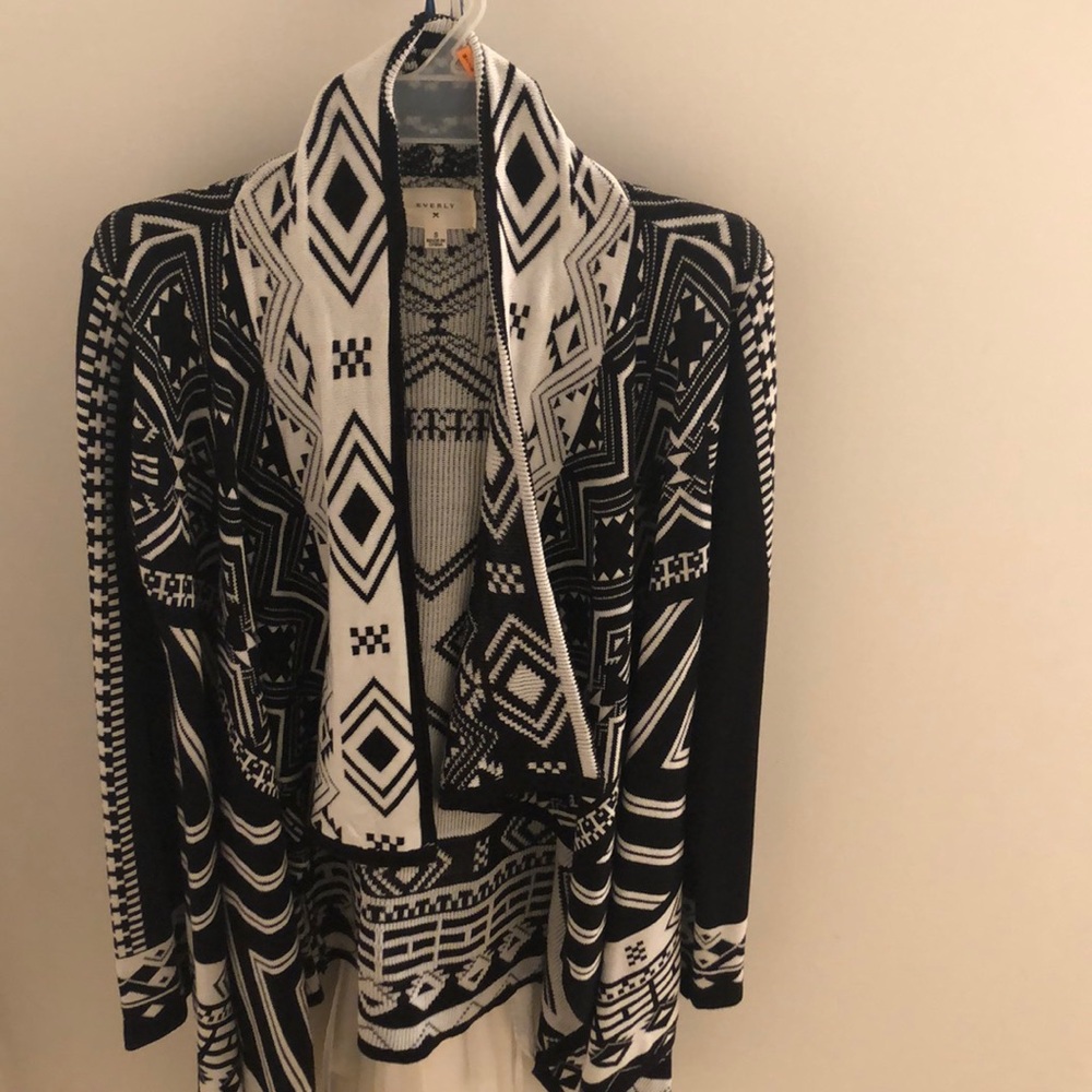 Cardigan - Picture 2 of 4